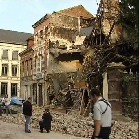 Cinci oameni au fost răniţi în Belgia după ce o clădire s-a prăbuşit