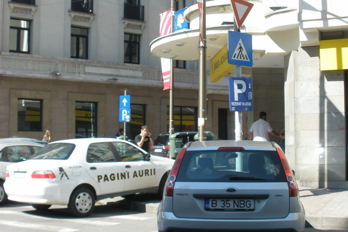 Parcări pe trecerea de pietoni