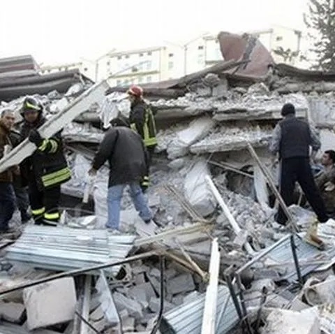 Peste 1.000 de victime ale cutremurului din Abruzzo au protestat la Roma