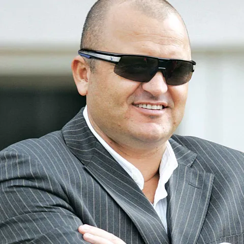 Patronul clubului Universitatea Craiova, Adrian Mititelu, audiat la Poliţie după o altercaţie