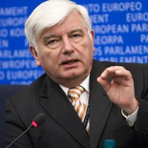 Un europarlamentar ungur sugerează că Elena Băsescu nu ar merita să intre în PPE