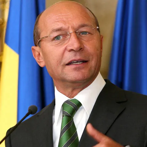 Preşedintele Traian Băsescu a fost chemat în judecată de Sorin Roşca Stănescu