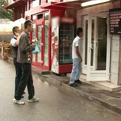 Zeci de tineri din Timişoara au ajuns la urgenţe după ce au mâncat la un fast-food
