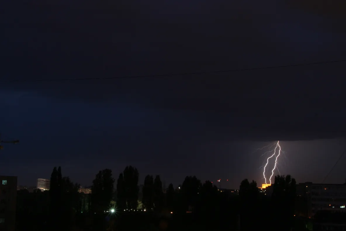 Trăznete în Bucureşti