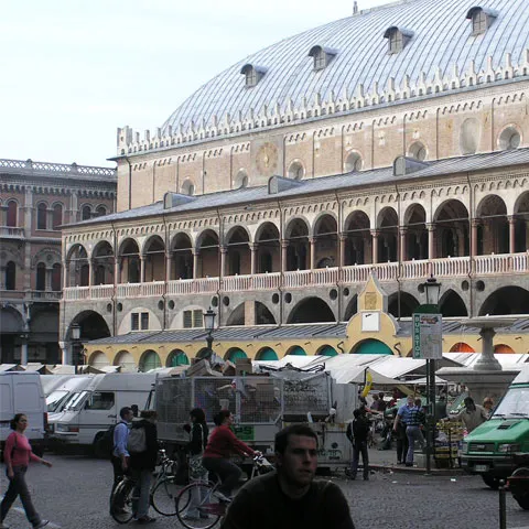 O româncă a fost aleasă pentru prima dată în consiliul local din Padova