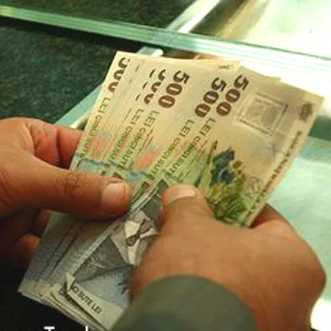 Creditul neguvernamental a scăzut cu 0,7% în mai, avansul anual a încetinit la 15,9%