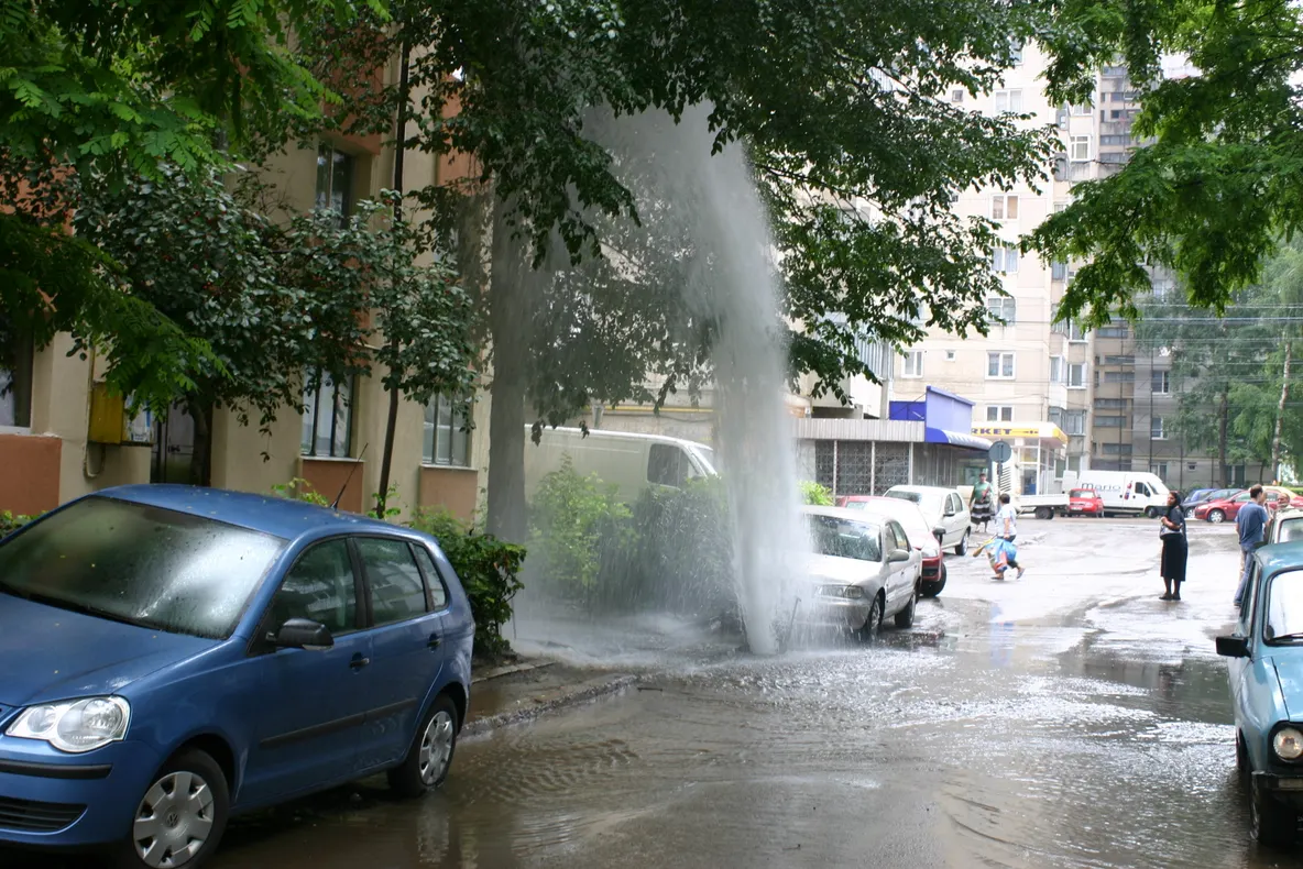 Fântână arteziană pe străzile Sucevei