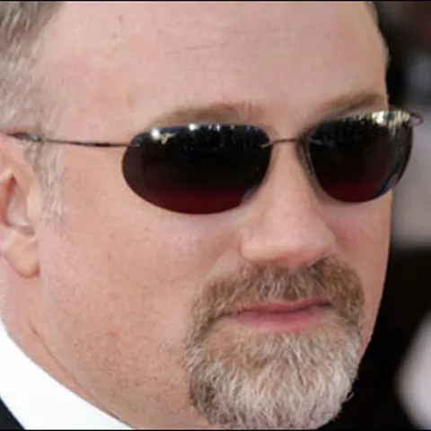 David Fincher vrea să regizeze un film despre reţeaua de socializare Facebook