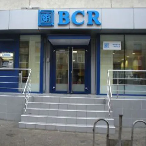 BCR dă doar credite în euro pentru Prima Casă şi alocă un sfert din sumă pentru case în construcţie