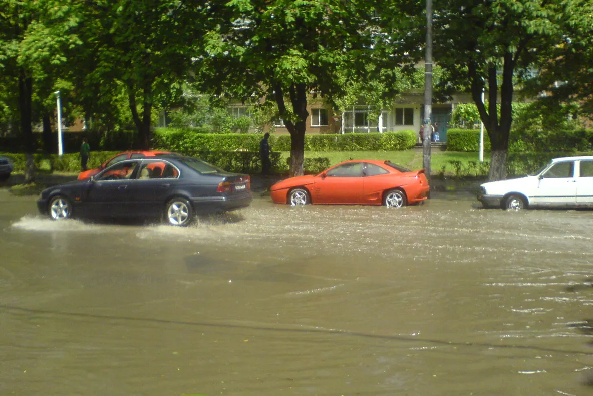 Ploaie torenţială la Hunedoara