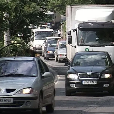 Traficul pe DN1, în Sinaia, se desfăşoară cu dificultate 