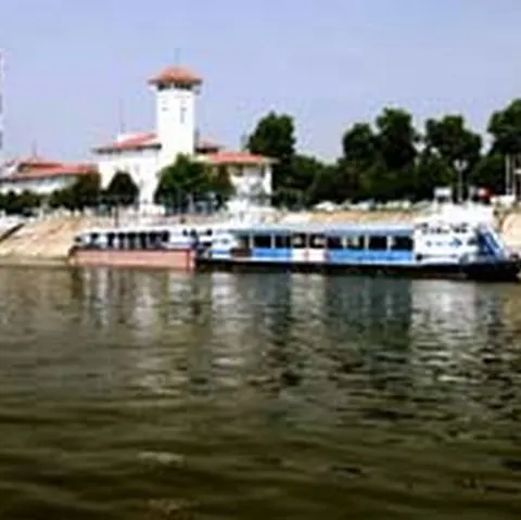 Zeci de oameni au sărbătorit Ziua Dunării în Portul Giurgiu