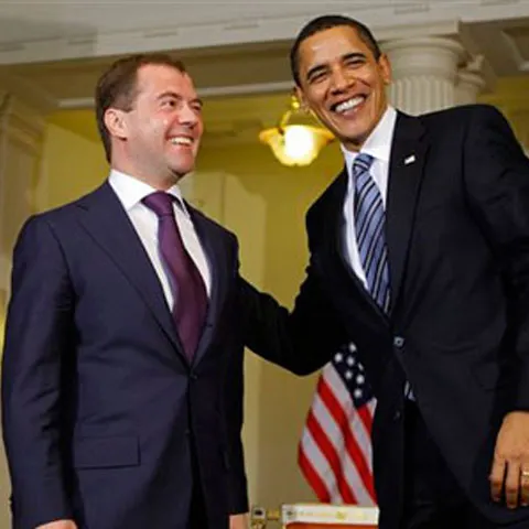 Obama şi Medvedev ar putea semna un acord pentru tranzitul de material militar către Afganistan