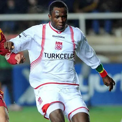 Steaua este interesată de fundaşul Mamadou Diallo de la Sivasspor
