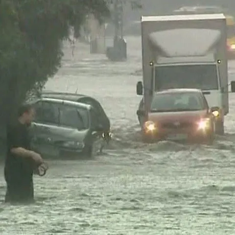 Oraşul Gdansk, din Polonia, a fost inundat în urma unei ploi torenţiale de doar 15 minute