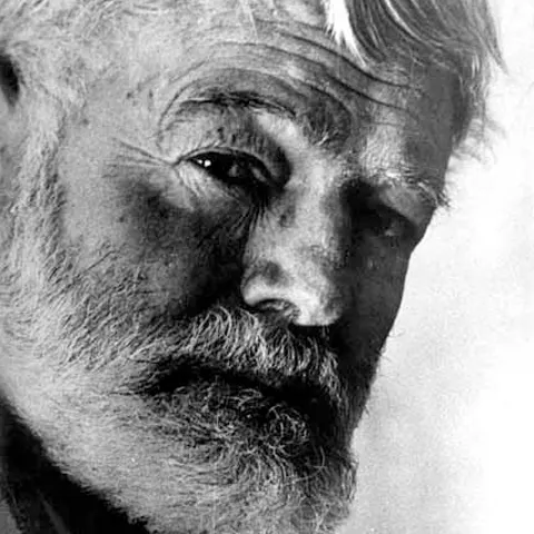 Ernest Hemingway a figurat pe lista spionilor sovietici în SUA, potrivit unui fost ofiţer KGB