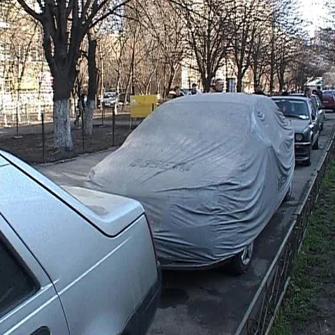 Parcările publice din Bucureşti vor fi semnalizate şi delimitate prin culori