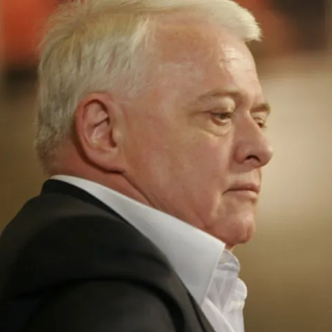 V. Hrebenciuc: Nu se pune problema retragerii sprijinului politic pentru Ecaterina Andronescu