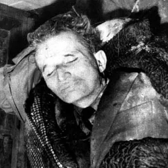 Am stat pe cadavrul lui Ceauşescu pentru că nu mai era loc în elicopter, povesteşte unul dintre membrii plutonului de execuţie