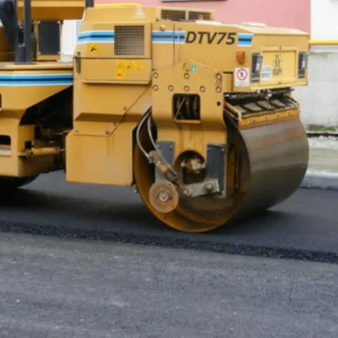 Traficul a fost complet restricţionat de miercuri pe strada Anghel Saligny din Bucureşti