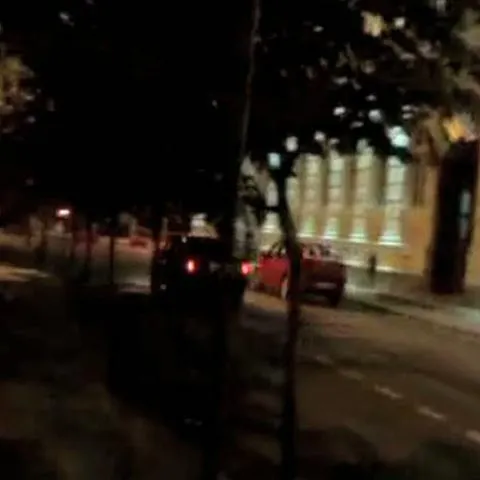 O cursă ilegală de maşini a fost supravegheată chiar de poliţiştii comunitari, la Arad