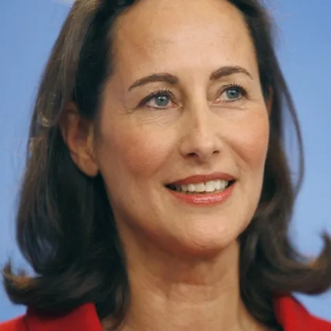 Politicianul francez Segolene Royal a primit o scrisoare de ameninţare cu un glonţ înăuntru