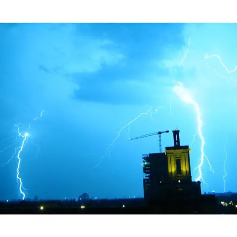 Probleme în toată Capitala din cauza ploii torenţiale de sâmbătă noaptea - VEZI FOTO