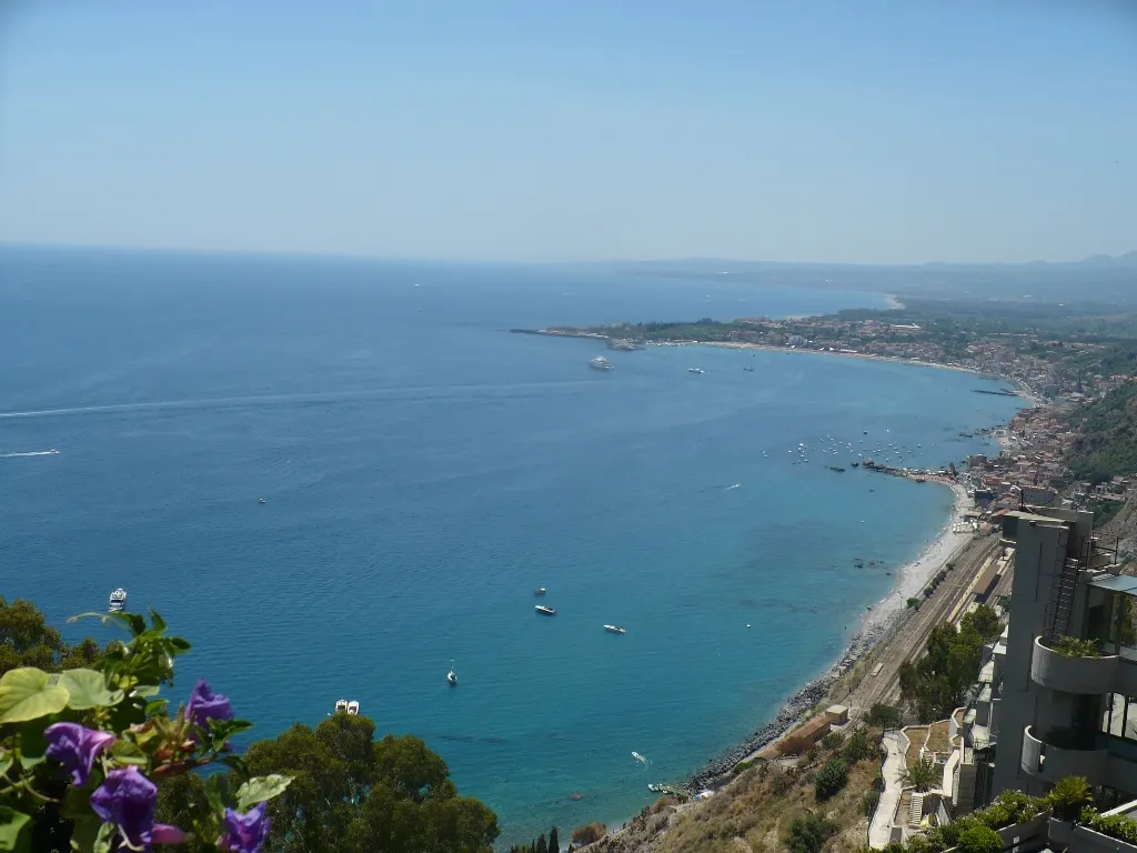 Din Muntii Apuseni la Taormina