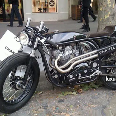 A fost realizată bicicleta exclusivă pentru Chanel