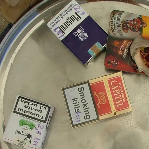 Vameşii din Bacău au confiscat 10.429 pachete de ţigări marca "Plugarul", de 5.215 euro