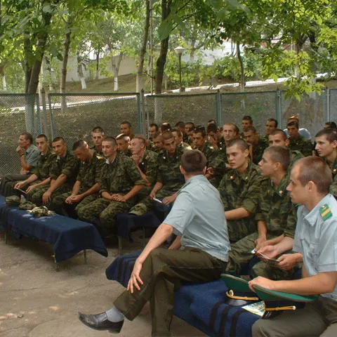 Şeful carabinierilor moldoveni le-a ordonat acestora să voteze pentru comunişti