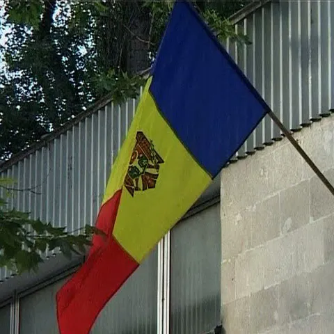 Poliţia l-a reţinut pe bărbatul care a tras cu arma într-o secţie de votare din Republica Moldova