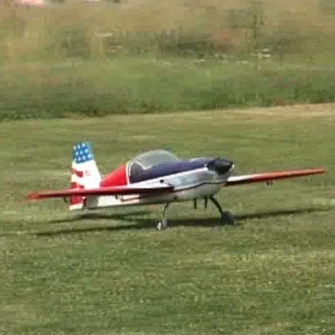 Aproape 100 de aeromodele s-au înălţat printre nori, la Săcele, judeţul Braşov