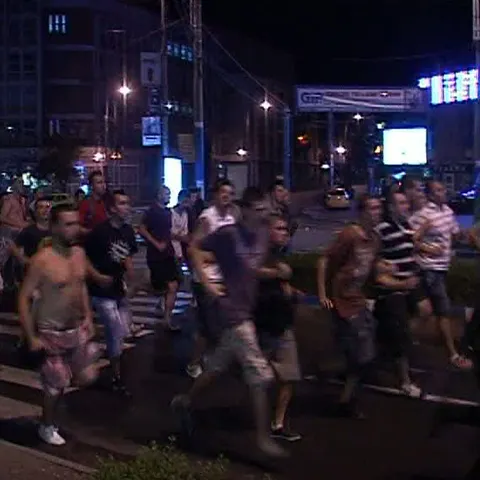 La Craiova, suporterii Universităţii şi cei dinamovişti s-au luat la bătaie 