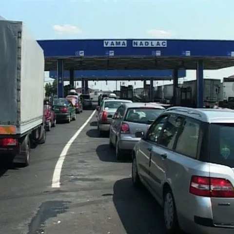 110.000 de români au trecut graniţa pe la frontiera de vest a ţării, în ultima lună