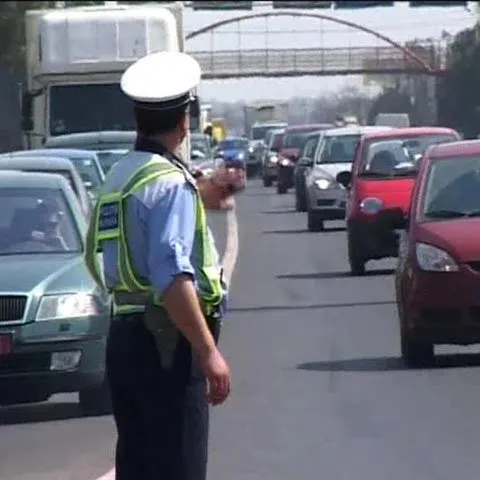 Circulaţie a fost restricţionată pe DN1, în urma producerii unui accident 