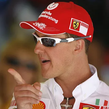 Durerile de gât pun în pericol revenirea lui Schumi