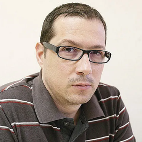 Gabriel Bejan: Economia lui Boc şi războiul lui Ali Comicul