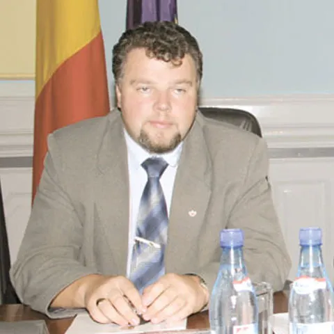 ANFP a descoperit multe ilegalităţi la trei primării din judeţul Braşov