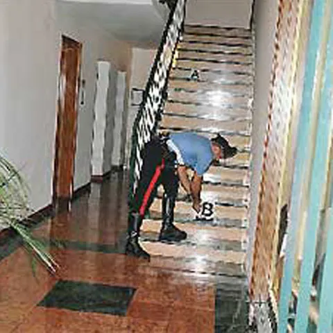O româncă a fost împuşcată în cap de un italian