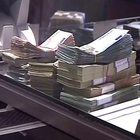 Guvernul Boc pregăteşte o nouă rectificare bugetară. Află de unde ia statul bani şi unde se duc