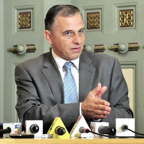 Geoană: Băsescu nu are viziune pentru România, are soluţii doar pentru sine şi pentru camarila sa
