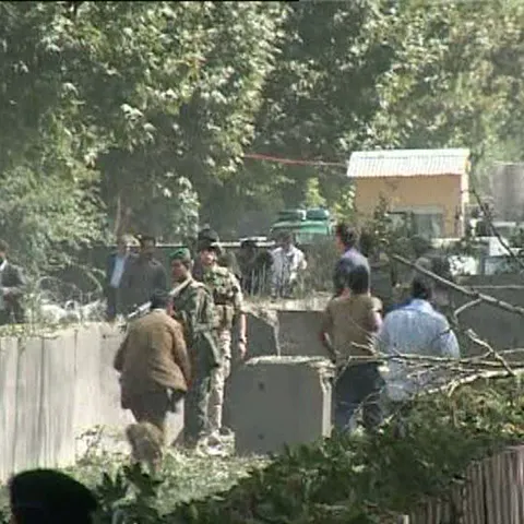 Şapte oameni au murit într-un atentat cu bombă la Kabul