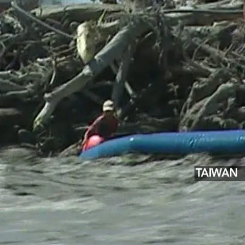 Autorităţile încearcă să facă faţă trecerii taifunului Morakot, în Taiwan