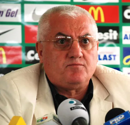 Dragomir îi desfiinţează pe arbitri: "Voi susţine cluburile dacă vor cere arbitri străini"