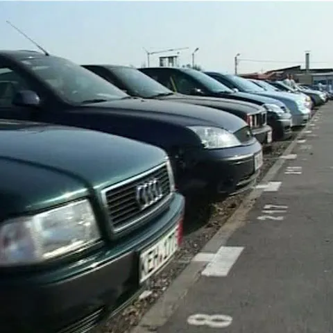 Firmele de leasing vând maşini returnate "la pachet", la preţuri cu 40-50% mai mici decât în 2008