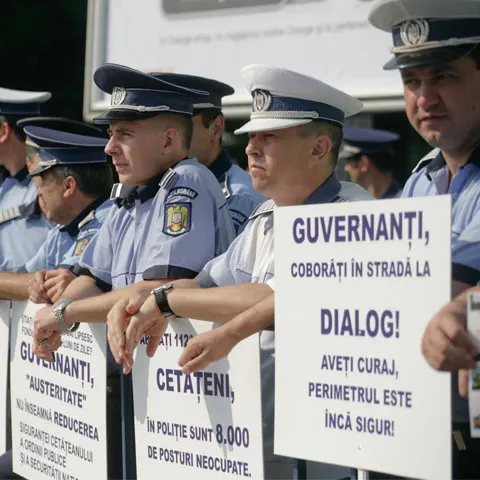 Băsescu i-a invitat la Cotroceni pe reprezentanţii poliţiştilor care au protestat în faţa Guvernului. Vezi Video