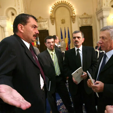 Membrii Comisiei Miclea vor ca legile Educaţiei să fie analizate de experţi neimplicaţi politic