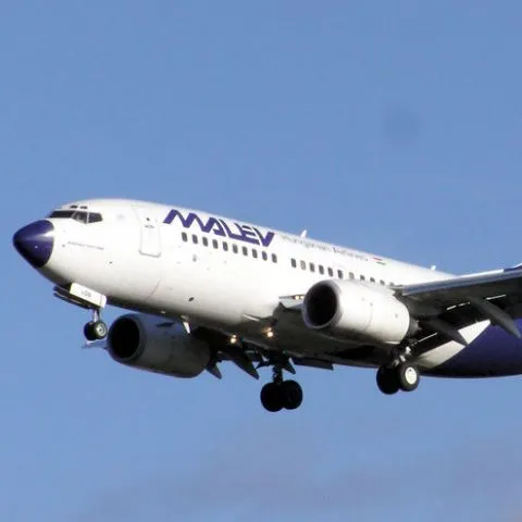 Un avion al companiei Malev a lovit un stâlp pe Aeroportul Henri Coandă
