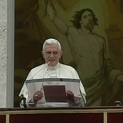 Până şi Papa ştie să facă haz de necaz!